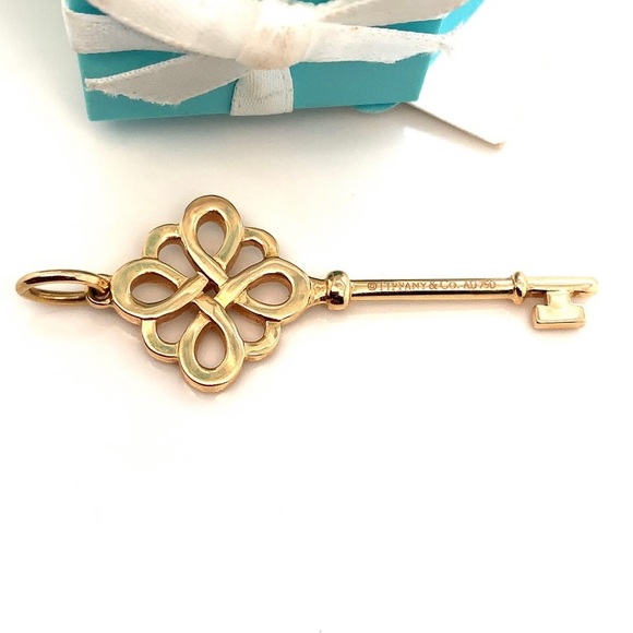 Tiffany & Co 18k Rose Gold Large knot key with Diamonds Pendant 1.75” - Picture 3 of 6